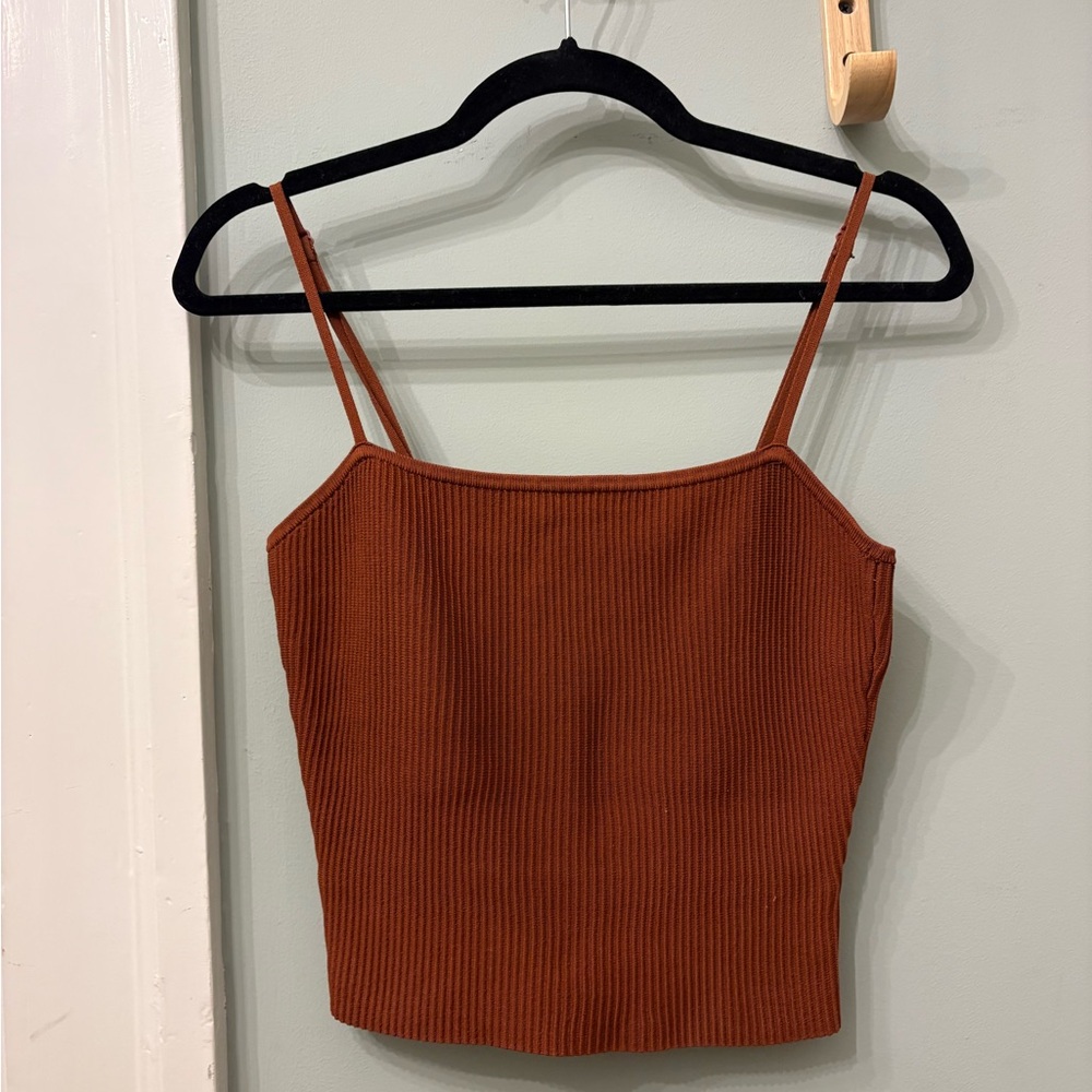 Aritzia sculpted Terracotta Ribbed Camisole Babaton contouring summer brown